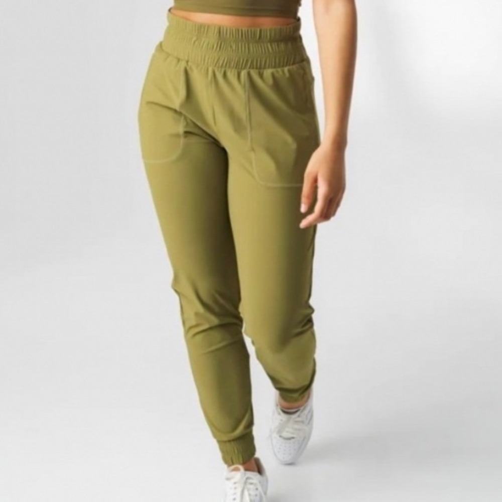 Balance Athletica Vitality Swift Joggers Women's Small Green Athleisure